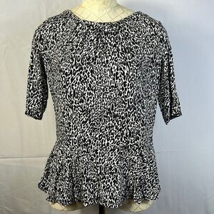 Liz Claiborne Size Small Animal Print Top 1/2 Sleeve Worn Once Black and White